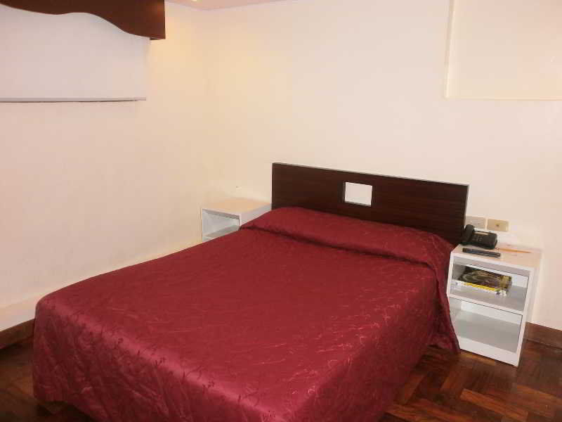 מנילה Cherry Blossoms Hotel מראה חיצוני תמונה