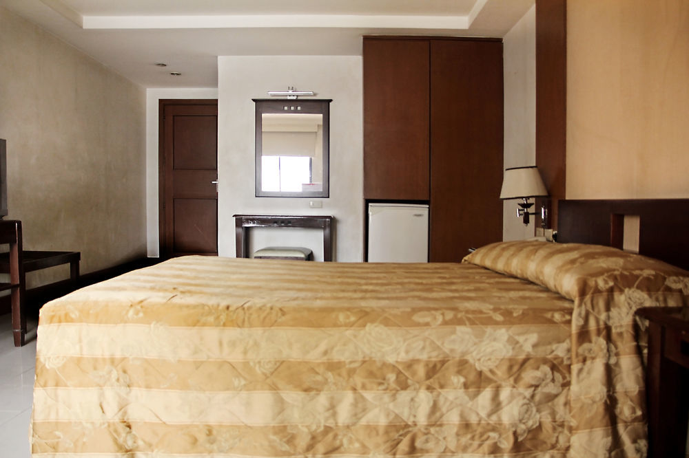 מנילה Cherry Blossoms Hotel מראה חיצוני תמונה