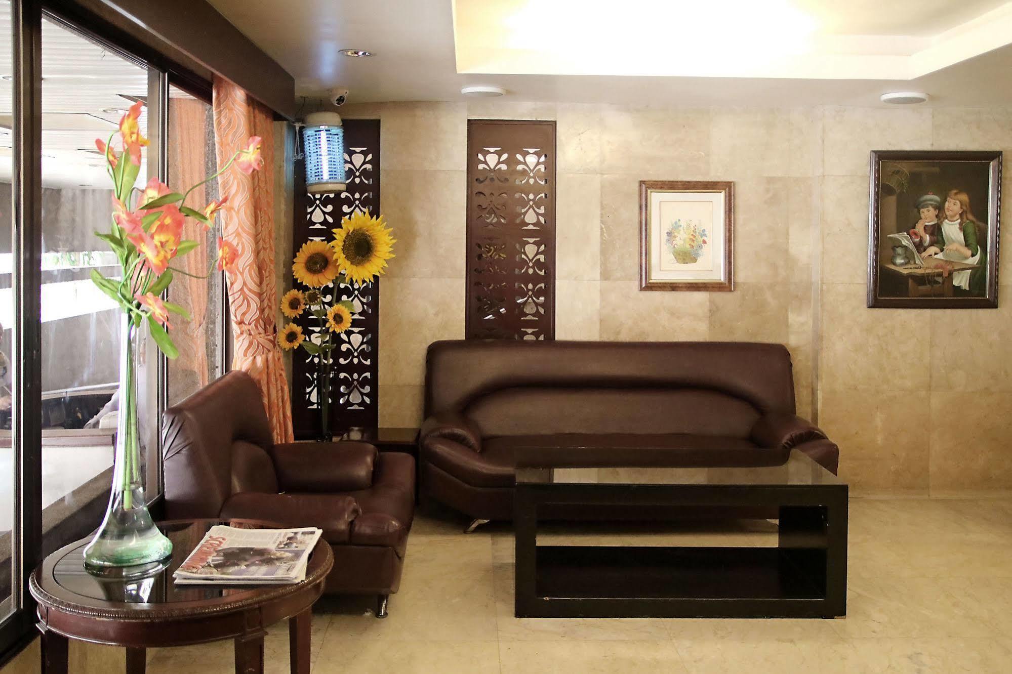 מנילה Cherry Blossoms Hotel מראה חיצוני תמונה