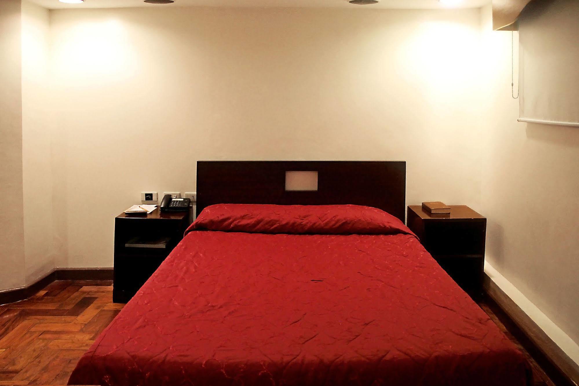 מנילה Cherry Blossoms Hotel מראה חיצוני תמונה